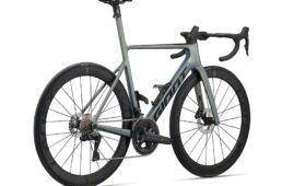 ジャイアント　PROPEL & TCR Experience Day with CADEX