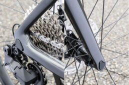 コルナゴ・V4のスルーアクスルエンド部