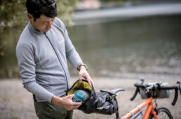 サドルバッグに収納