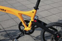 サスペンションブロック