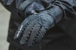 パールイズミ　レイン グローブ