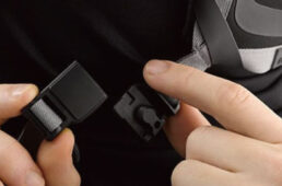 ヘルメットバックル