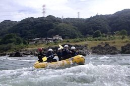 激流を乗り越える