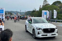 マツダ車が先導