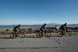 エスケープでは、日本全国の自転車の魅力的な場所へ、RCCの仲間とともに旅をする●photo by Koichi Hirowatari