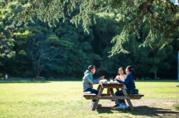 ジビエバーガーを食べる