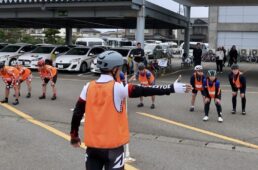 密集して走る際の距離感を自転車に乗らずに身につける