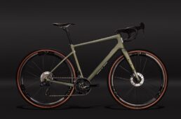 エンヴィ・モグ 2025新色