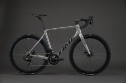 タイム・アルプデュエズX2025新色