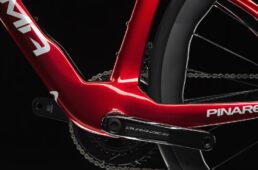 ピナレロ・ニュードグマ F　スターリーレッド