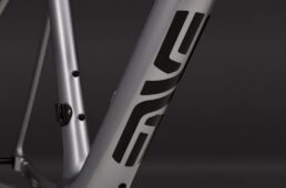 エンヴィ・フレイ2025新色