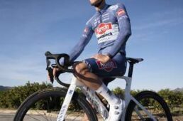 ピレリ・PゼロレースRS　クリンチャー