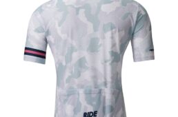 パールイズミ2025SSプリント ジャージ