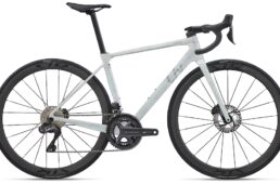 Liv ランマ マーブルユニコーンホワイト