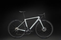 Liv ランマ マーブルユニコーンホワイト