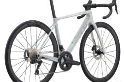 Liv ランマ マーブルユニコーンホワイト