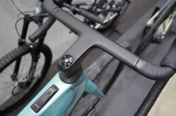 ケーブルはフル内装