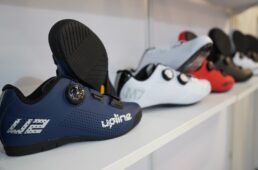 アップラインのシューズ