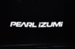 パールイズミ　ヘリウム ウィンドブレーカー