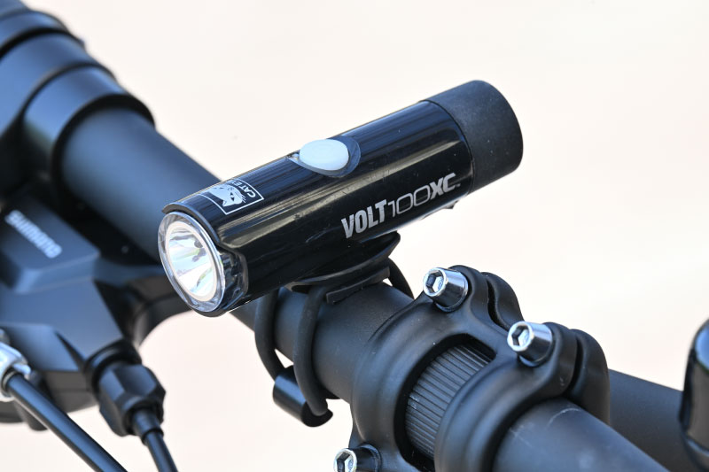 ヘッドライトは必須