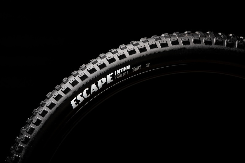 グッドイヤー　ESCAPE INTER／ESCAPE MAX