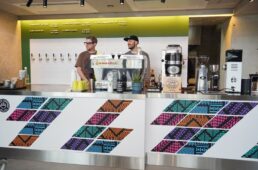 カウンターに施された独特なパターン