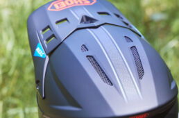 X-GRIDのベンチレーションホール（トップ側）