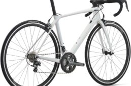 ジャイアント　リムブレーキ仕様のTCR