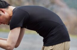 深い前傾姿勢にもフィットする身頃の長さ