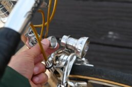 ステンレスフレームからライトボディ本体を取り外せるようになった