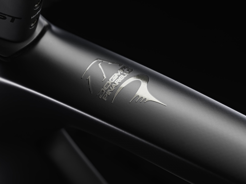 ピナレロ　スーパーレコード・ワイヤレス13