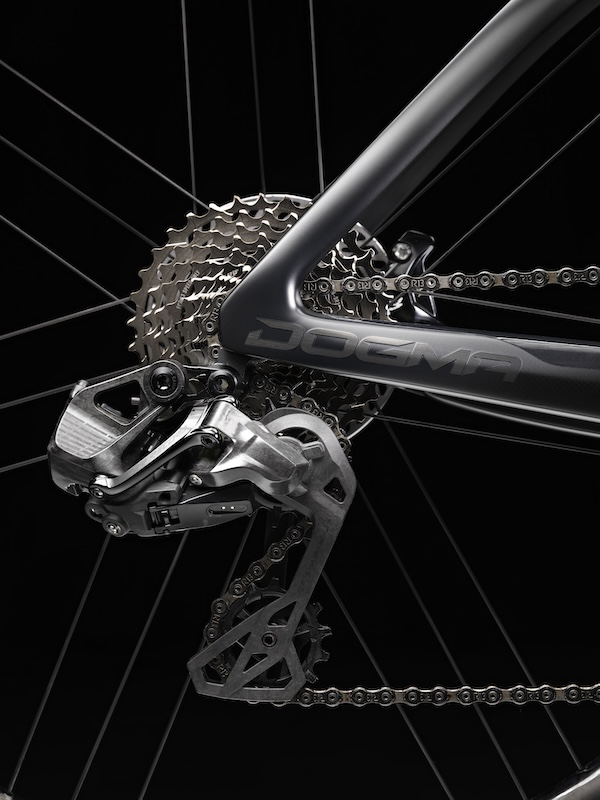 ピナレロ　スーパーレコード・ワイヤレス13