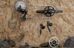 ライバルXPLR AXS