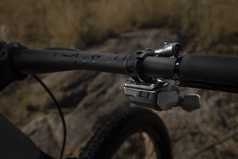 XTR Di2 シフティングスイッチ