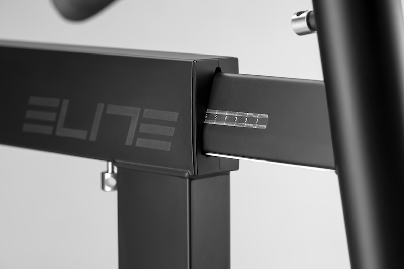 エリート・スクエア