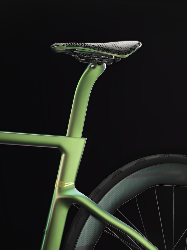 ピナレロ・ドグマ F Luxter Green 1K