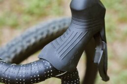 ブラケットフード