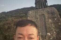 中岡慎太郎像と猪野さん