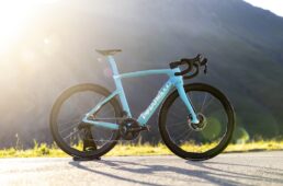 ピナレロ　ニュードグマ F2026ニューカラー