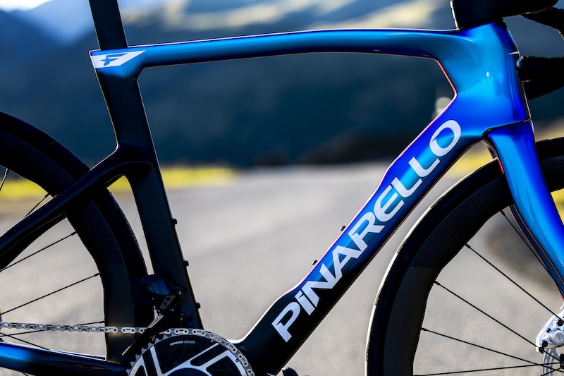 ピナレロ　ニュードグマ F2026ニューカラー