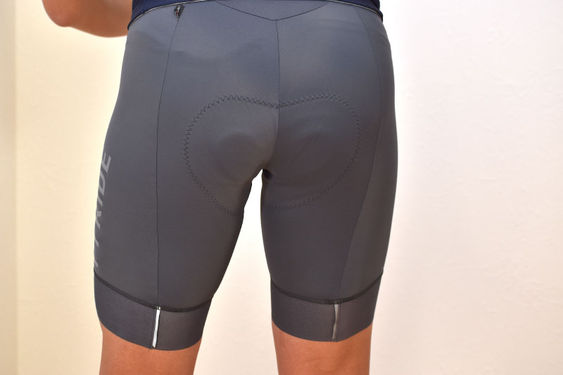 サイクリングパンツに配されたパッド