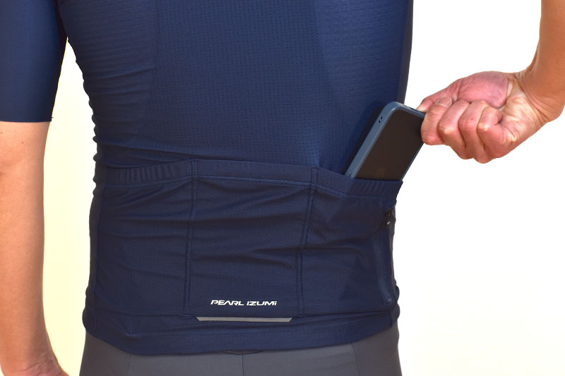 サイクルジャージに配されたポケット