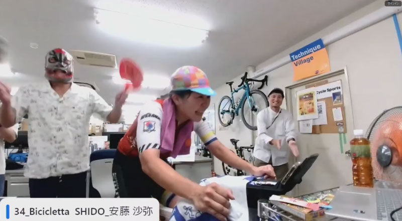 終盤、懸命に踏む安藤沙弥さん
