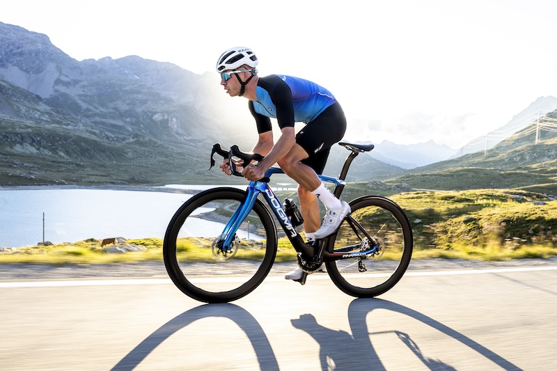 ピナレロ　ニュードグマ F2026ニューカラー