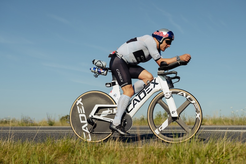 カデックス TRIフレームセットに新色「ホワイト」が登場｜サイクル