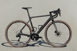 キャニオン・アルティメットCFR カンパニョーロエディション