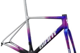 ジャイアント　オンロードパフォーマンスバイク2026モデル