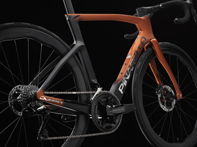 ピナレロ　ニュードグマ F2026ニューカラー