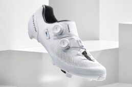 GAVIA FONDO 1 700x32C TLR：快適性と汎用性の高い32mm幅タイヤ