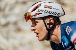 スペシャライズド・S-Worksヘルメット 2025チームカラー